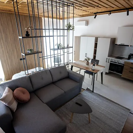 Ginger Apartman
