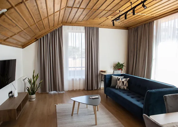 Ginger * טיראנה